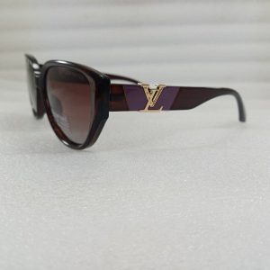 عینک آفتابی پلاریزه زنانه لویی ویتتون
رنگ قهوه ای
LV new collection عینک آفتابی پلاریزه زنانه لویی ویتتون
رنگ قهوه ای
LV new collection