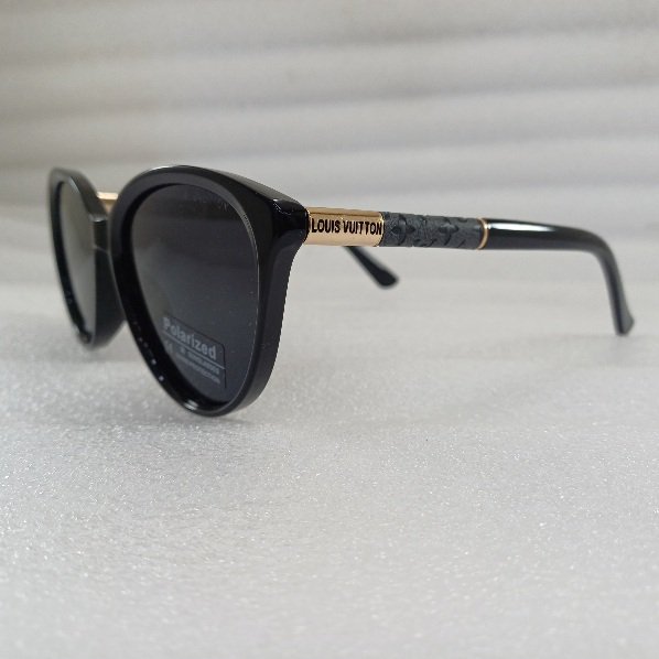 عینک آفتابی پلاریزه زنانه لویی ویتتون لاکچری
رنگ مشکی
LV new collection عینک آفتابی پلاریزه زنانه لویی ویتتون لاکچری
رنگ مشکی
LV new collection