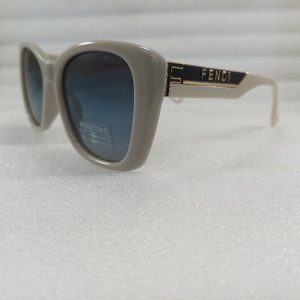 عینک آفتابی پلاریزه زنانه فندی
 رنگ سفید طوسی
fendi new collection