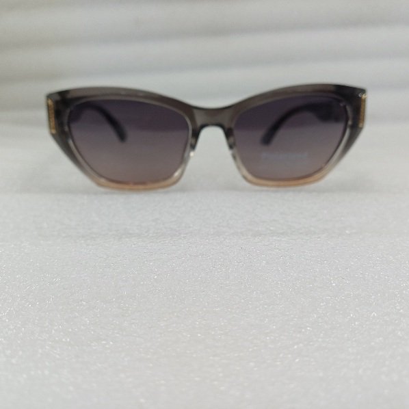 عینک آفتابی پلاریزه زنانه ورساچه رنگ دورنگ مشکی عسلیVersace new collection عینک آفتابی پلاریزه زنانه ورساچه رنگ دورنگ مشکی عسلیVersace new collection